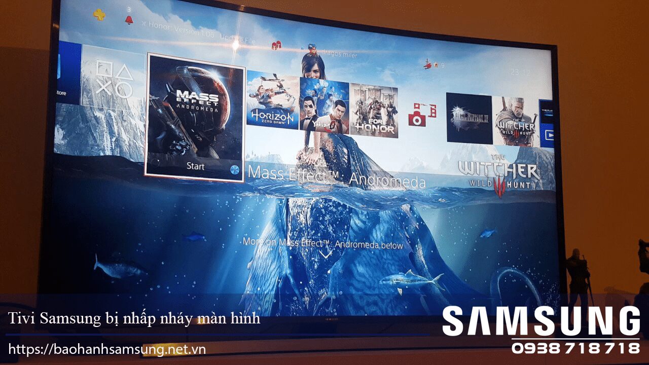 Mass Effect Andromeda game interface on Samsung TV screen, highlighting Samsung Vietnam warranty services.